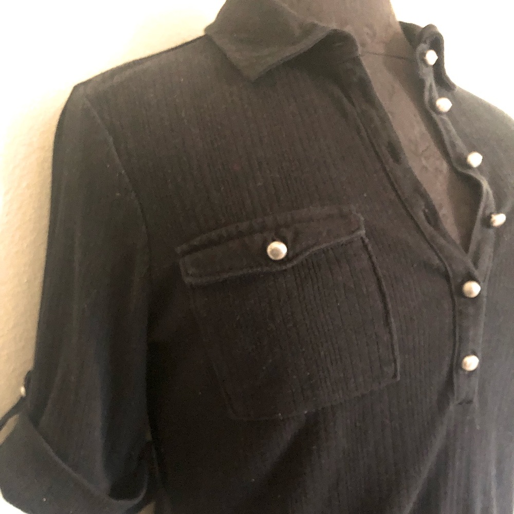 𝐂𝐫𝗼𝐟𝐭 & 𝐁𝐚𝐫𝐫𝗼𝐰 Blouse - Picture 2 of 11